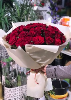 Букет из 51 красной розы в Киеве